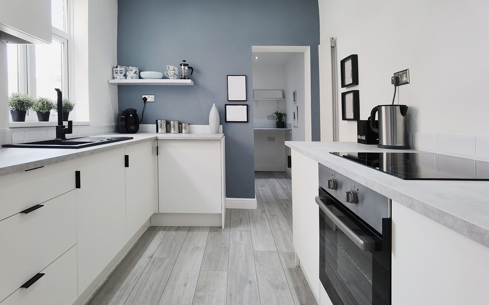 Steadfast Decorating Work
